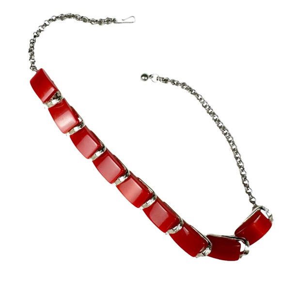 Red Thermoset Lucite and Silver Tone Linked Choker Necklace - Picture 12 of 12